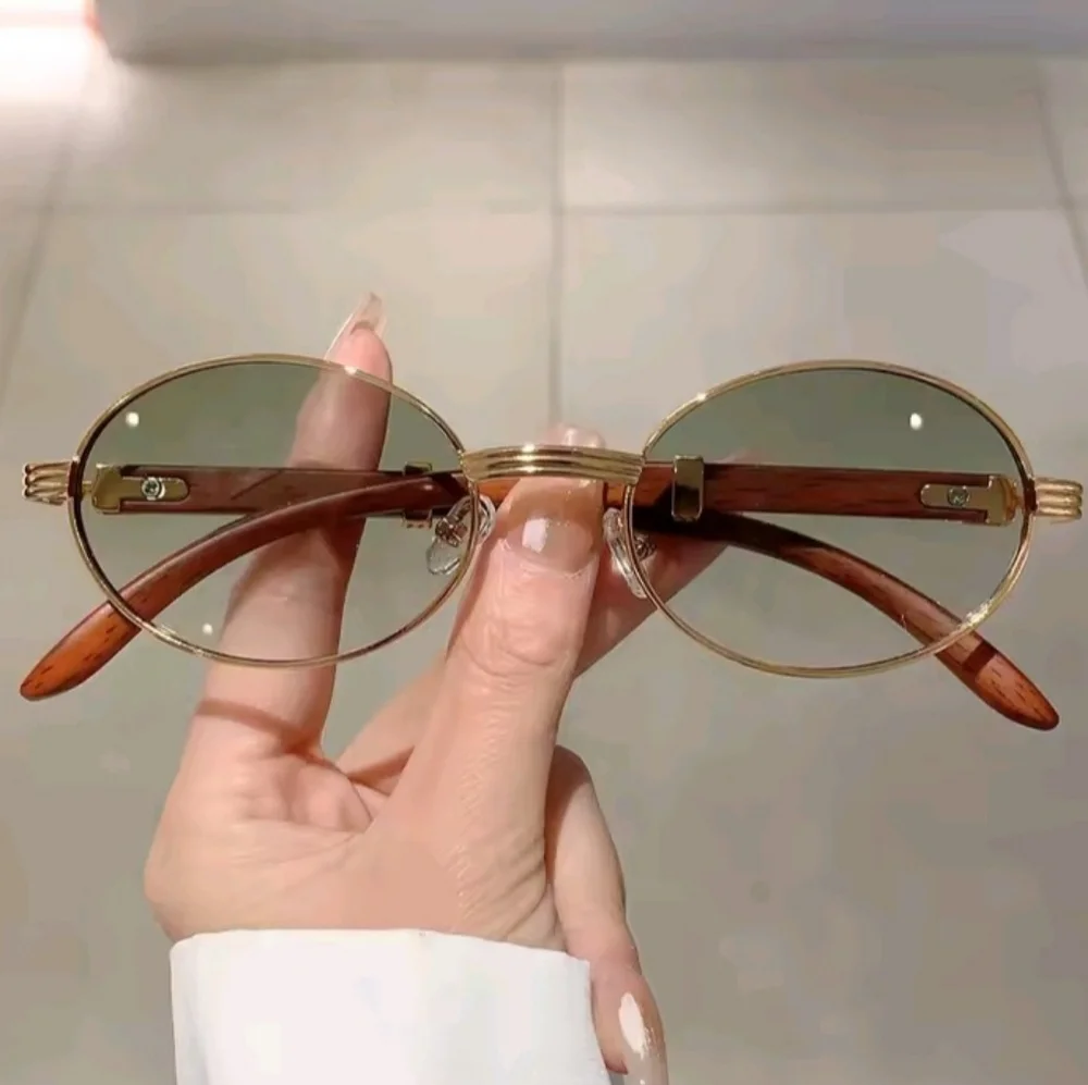 boutique trendy oval